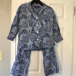 🎆End of year Sale💸 Lauren Ralph Lauren blue paisley pajamas